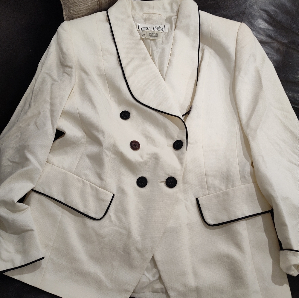 LAUREL With Blazer RARE
